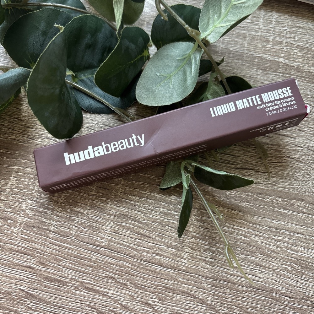 Huda Beauty Liquid Matte Mousse Liquid Lipstick Soft Blur Honey Nude